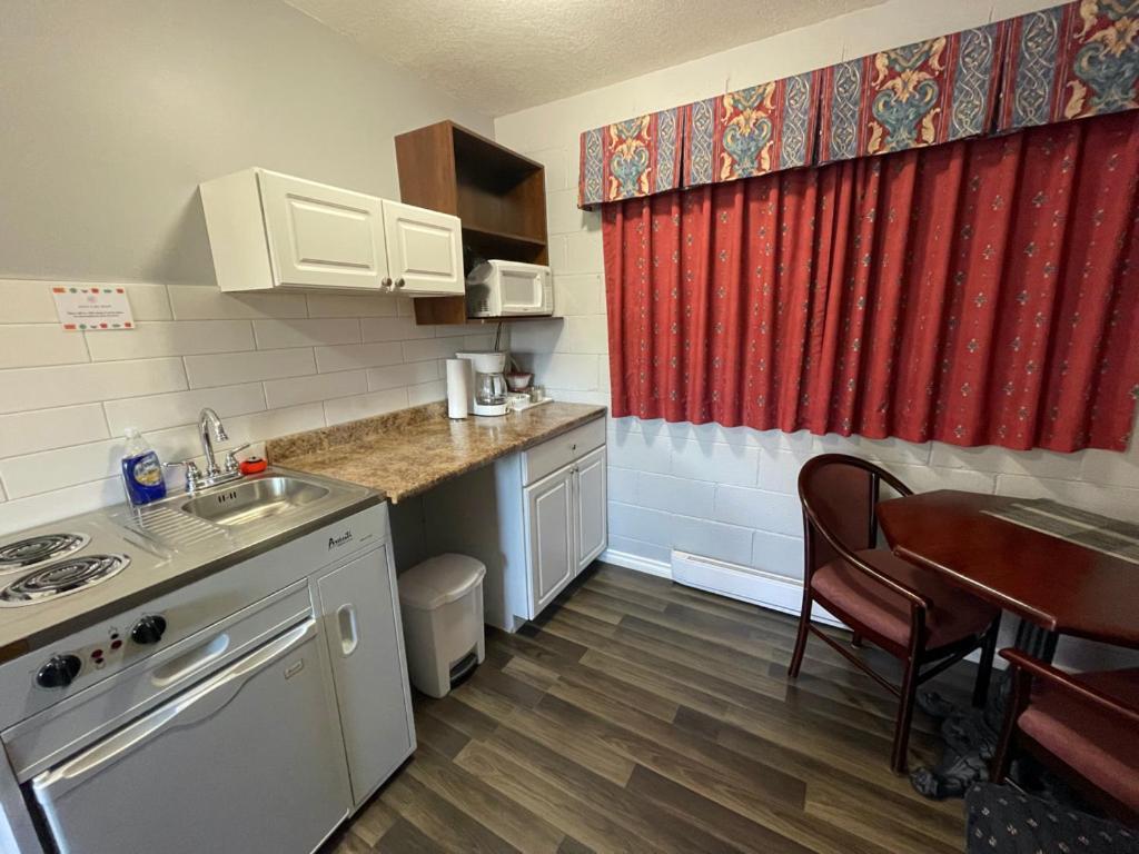 Arrow Lake Motel Fauquier Buitenkant foto